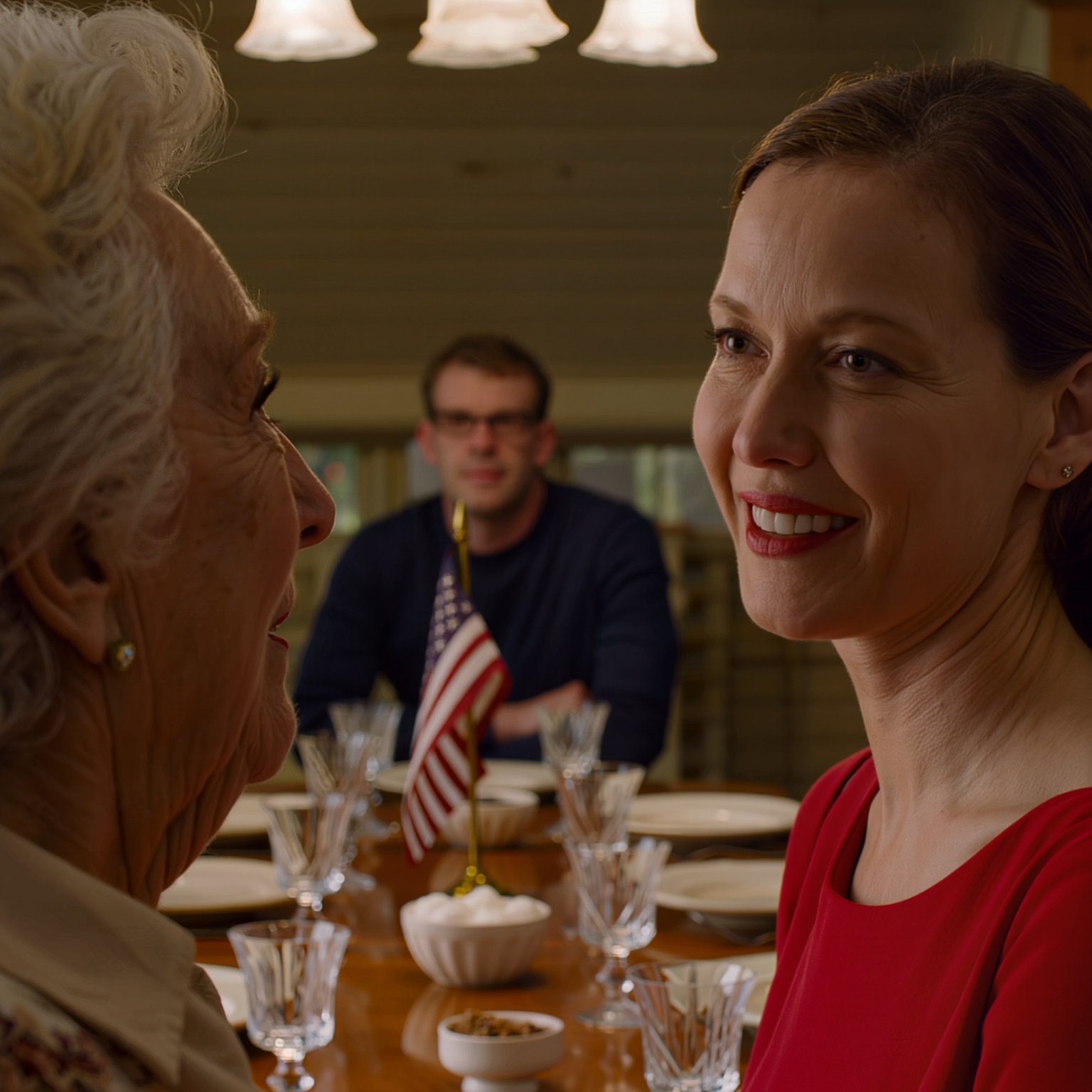 « Tu n’es même pas la moitié de la femme qu’est ma mère », a lancé ma belle-fille pendant le dîner dans ma petite maison de l’Ohio, au moment même où je posais le pudding à la vanille sur la table ; j’ai reculé ma chaise et j’ai répliqué : « Qu’elle commence donc à payer le loyer de cet appartement sur Brier Lane », et mon fils est soudainement devenu livide, sa main se figeant sur son téléphone, comme s’il y avait une facture dans cette famille qu’on n’avait jamais eu le droit d’appeler par son vrai nom.