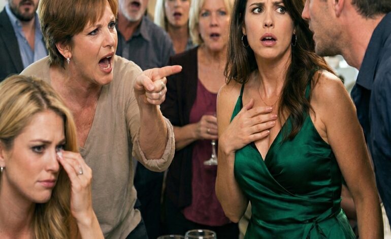 Ma mère m’a humiliée devant tout le monde à la fête, en lançant avec mépris : « Tu ne réussiras jamais comme ta sœur, tu es un raté. » Je suis restée calme et j’ai répondu : « Va demander à ma sœur pourquoi elle a volé 50 000 dollars la nuit dernière. » Un silence de mort s’est abattu sur la pièce.