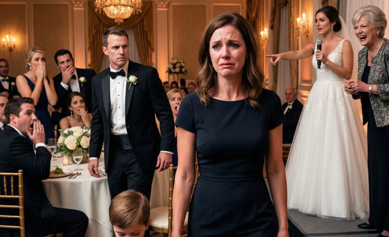 Au mariage de ma sœur, elle s’est moquée de moi dans son discours. « Ma sœur est une mère célibataire, que personne ne veut. Quelqu’un voudrait bien la prendre sous son aile ? » Ma mère a ri : « C’est un produit d’occasion, mais encore fonctionnel ! Elle est même vendue avec un fils un peu défectueux ! Haha ! » La salle a éclaté de rire. À ce moment-là, le marié s’est lentement levé. Lorsqu’il a commencé à parler dans le micro, l’assistance s’est figée.