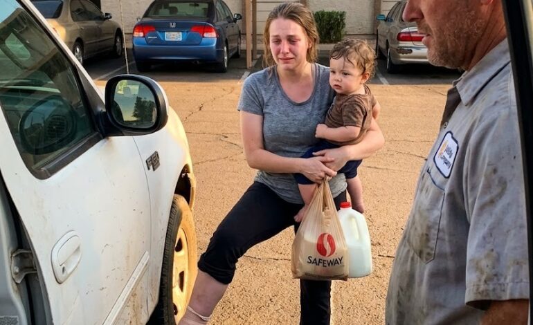 Son père l’a vue boiter et a révélé le contrôle secret exercé à domicile.