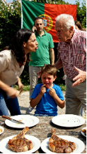 Num churrasco em família, meu sobrinho ganhou um bife perfeito, enquanto meu filho recebeu um pedaço de carne queimado. Todos riram até que meu filho sussurrou: “Mãe, não coma isso.”